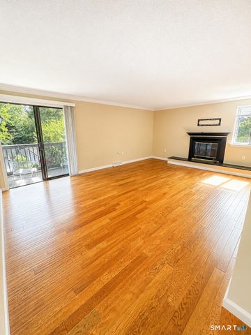 74 Hollister Way South 74, Glastonbury, CT 06033
