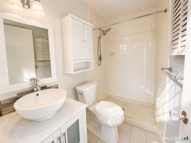 74 Hollister Way South 74, Glastonbury, CT 06033