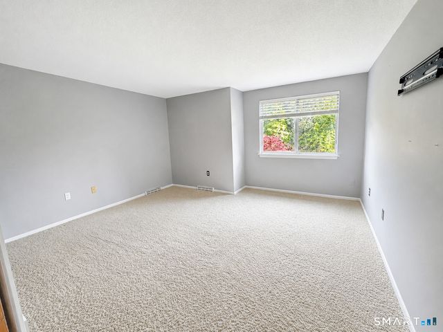 74 Hollister Way South 74, Glastonbury, CT 06033