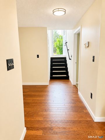 74 Hollister Way South 74, Glastonbury, CT 06033