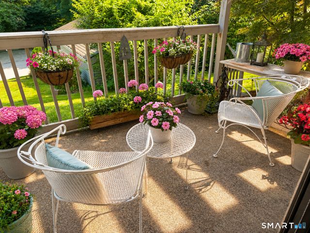 74 Hollister Way South 74, Glastonbury, CT 06033