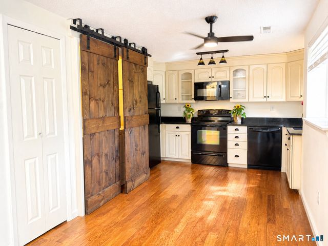 74 Hollister Way South 74, Glastonbury, CT 06033