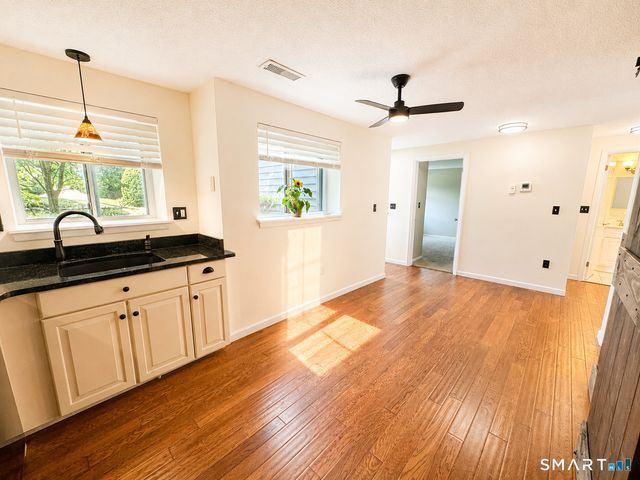 74 Hollister Way South 74, Glastonbury, CT 06033