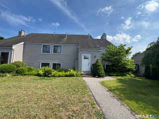 74 Hollister Way South 74, Glastonbury, CT 06033