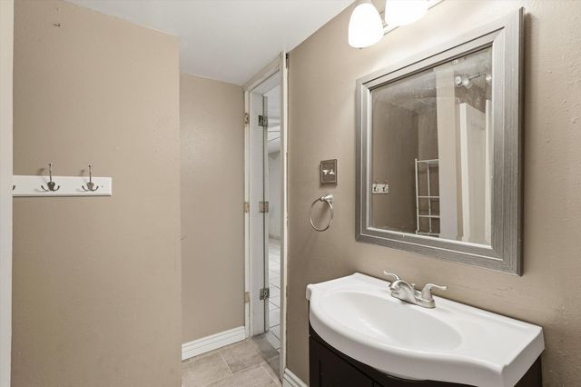 1928 Doris Place 1, Los Lunas, NM 87031