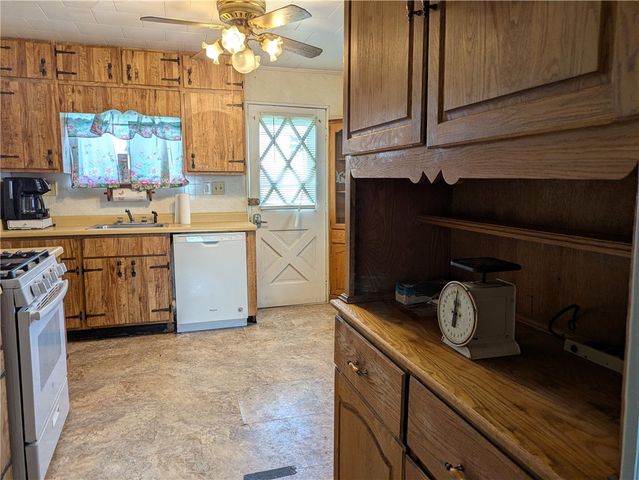 214 Jennings Ave, Scottdale, PA 15683