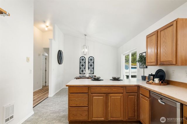 1180 E Trails End Drive, Belfair, WA 98528