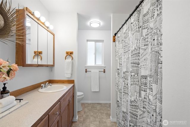 1180 E Trails End Drive, Belfair, WA 98528