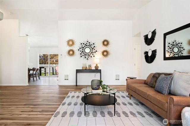 1180 E Trails End Drive, Belfair, WA 98528