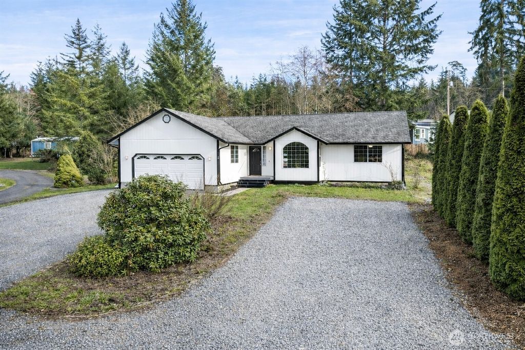 1180 E Trails End Drive, Belfair, WA 98528