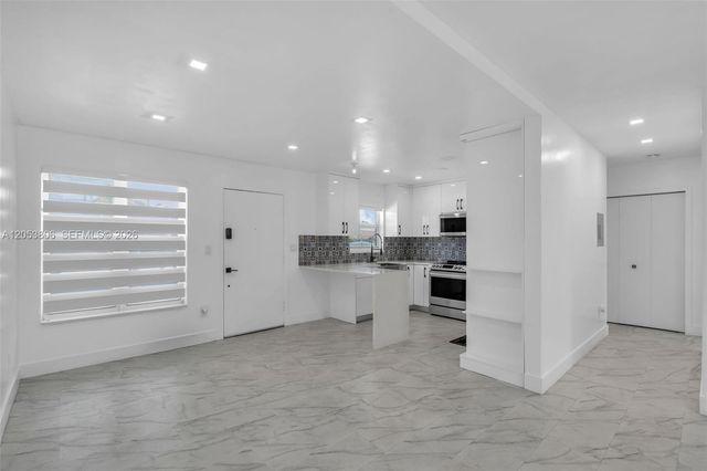 2225 NE 123rd St 102, North Miami, FL 33181