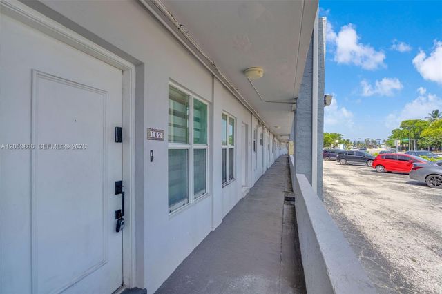2225 NE 123rd St 102, North Miami, FL 33181