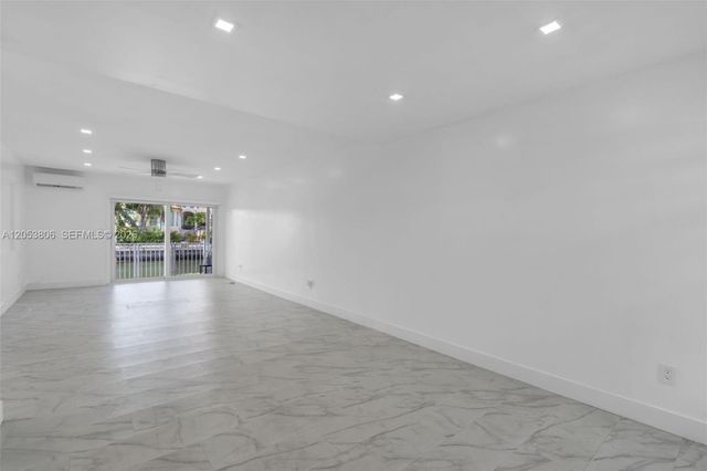 2225 NE 123rd St 102, North Miami, FL 33181