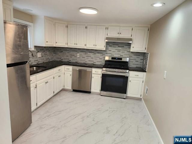 211 Mccloud Drive, Fort Lee, NJ 07024