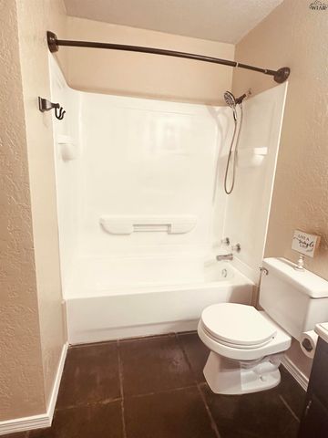 5130 LAKE SHORE DRIVE, Wichita Falls, TX 76310