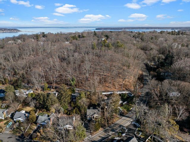 137 Cove Road, Huntington, NY 11743