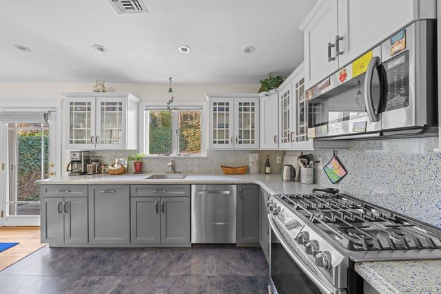 137 Cove Road, Huntington, NY 11743