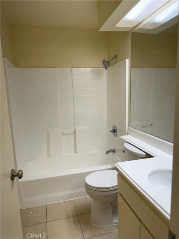 6374 Gage 324, Bell Gardens, CA 90201