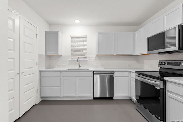 631 E Carolina St Bldg 2, San Antonio, TX 78210