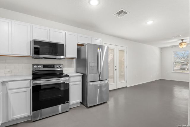 631 E Carolina St Bldg 2, San Antonio, TX 78210