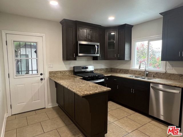 1284 S Highland Avenue, Los Angeles, CA 90019