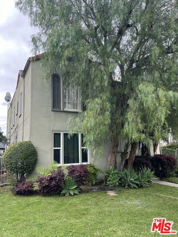 1284 S Highland Avenue, Los Angeles, CA 90019