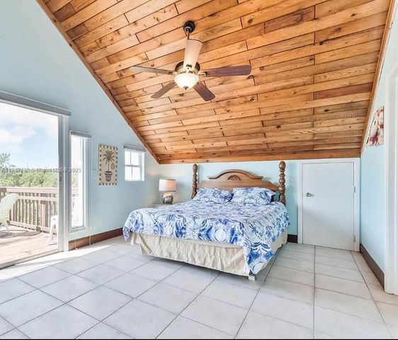 202 W Canal Dr, Key Largo, FL 33037