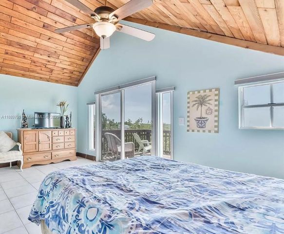 202 W Canal Dr, Key Largo, FL 33037