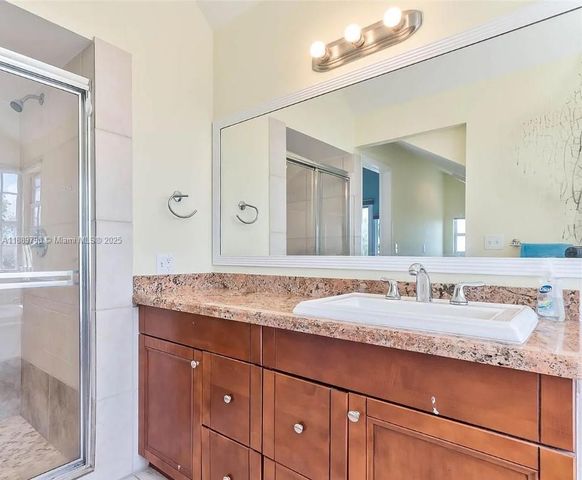 202 W Canal Dr, Key Largo, FL 33037