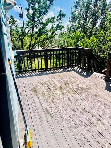 202 W Canal Dr, Key Largo, FL 33037