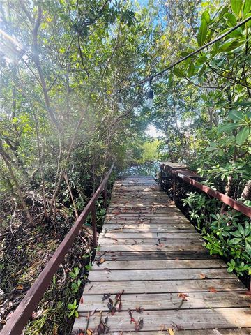 202 W Canal Dr, Key Largo, FL 33037