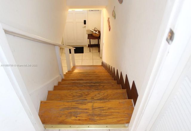 202 W Canal Dr, Key Largo, FL 33037