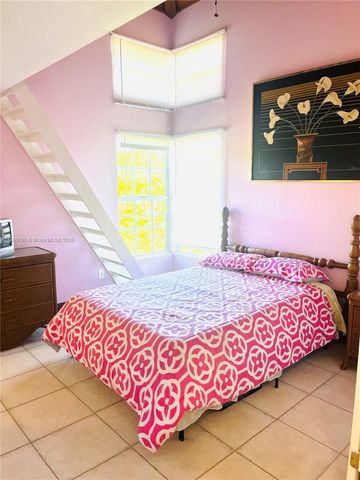 202 W Canal Dr, Key Largo, FL 33037