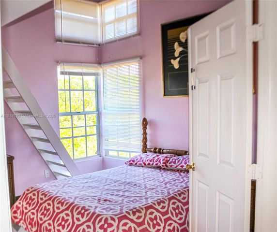 202 W Canal Dr, Key Largo, FL 33037