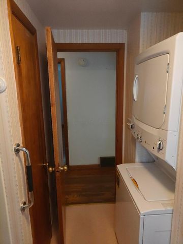 909 Fieldson Drive, Heath, OH 43056