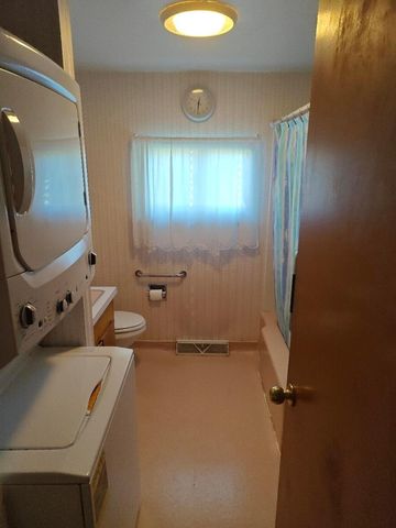 909 Fieldson Drive, Heath, OH 43056