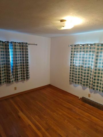 909 Fieldson Drive, Heath, OH 43056