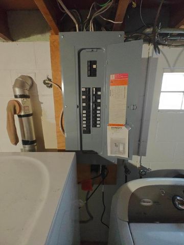 909 Fieldson Drive, Heath, OH 43056