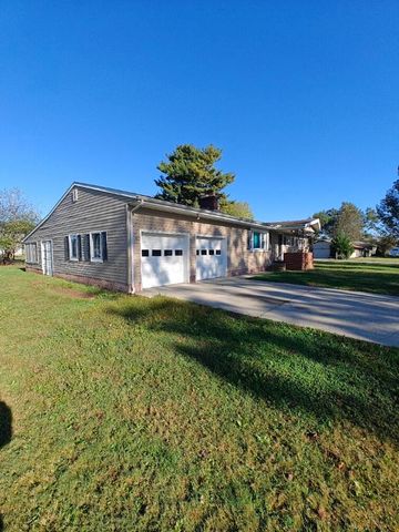 909 Fieldson Drive, Heath, OH 43056