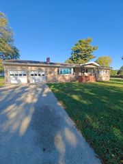 909 Fieldson Drive, Heath, OH 43056