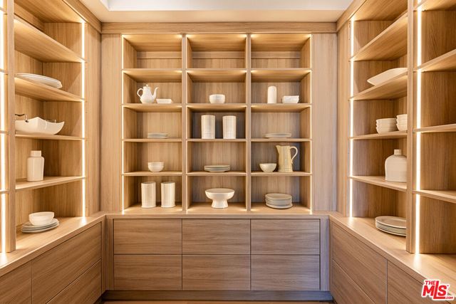 23614 Dry Canyon Cold Creek Rd, Calabasas, CA 91302