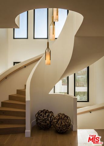 23614 Dry Canyon Cold Creek Rd, Calabasas, CA 91302