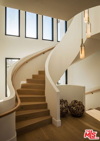 23614 Dry Canyon Cold Creek Rd, Calabasas, CA 91302