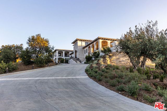 23614 Dry Canyon Cold Creek Rd, Calabasas, CA 91302