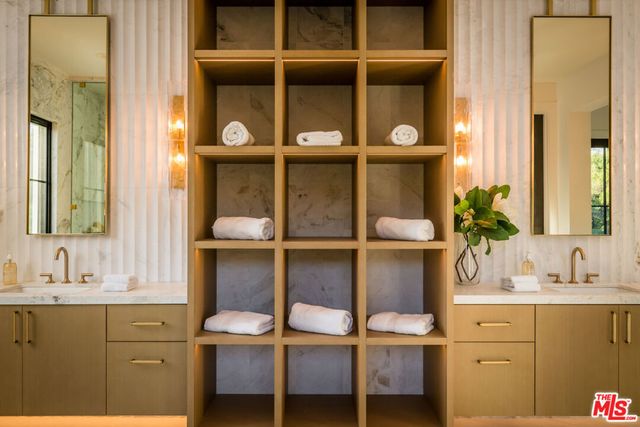 23614 Dry Canyon Cold Creek Rd, Calabasas, CA 91302