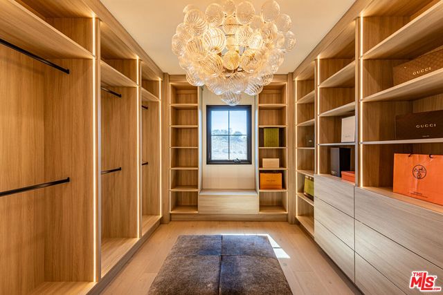 23614 Dry Canyon Cold Creek Rd, Calabasas, CA 91302