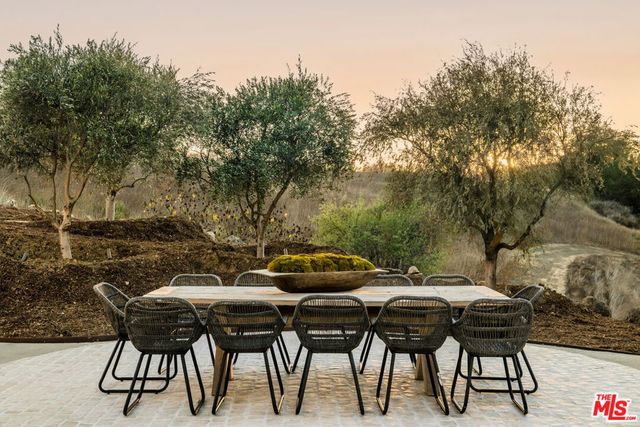 23614 Dry Canyon Cold Creek Rd, Calabasas, CA 91302