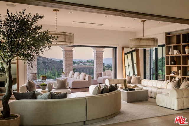 23614 Dry Canyon Cold Creek Rd, Calabasas, CA 91302