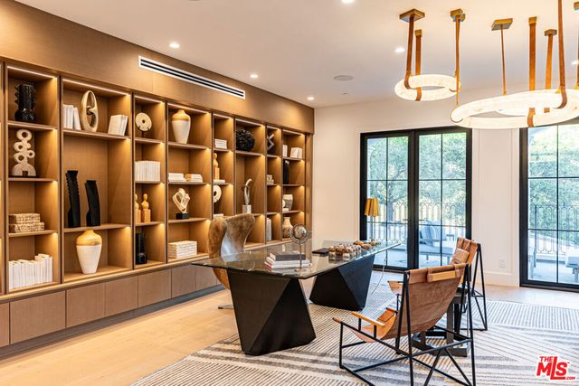 23614 Dry Canyon Cold Creek Rd, Calabasas, CA 91302