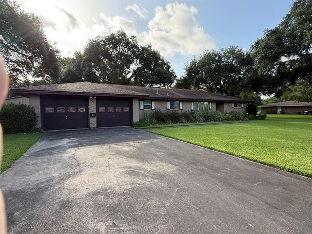 3512 Singleton Road, Baytown, TX 77521